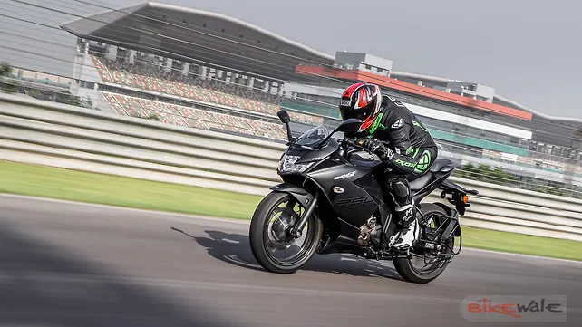 Suzuki Gixxer SF 250 Action Suzuki Gixxer SF 250 Action