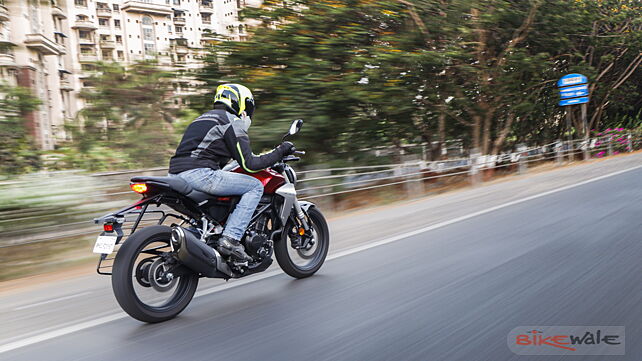 Honda CB300R Road Test Review - BikeWale