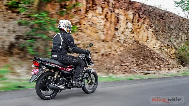 Bajaj Platina 110 H-Gear Action Bajaj Platina 110 H-Gear Action