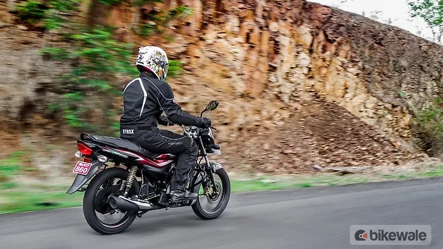 Bajaj Platina 110 H-Gear Action Bajaj Platina 110 H-Gear Action
