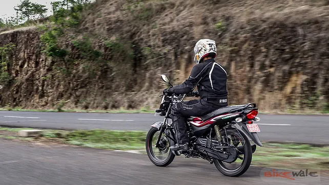 Bajaj Platina 110 H-Gear Action Bajaj Platina 110 H-Gear Action