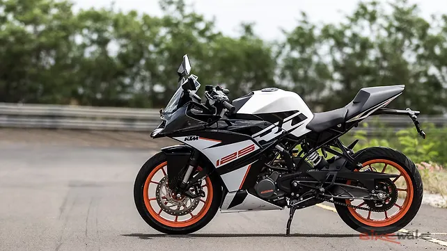 KTM RC 125 First Ride Review - BikeWale