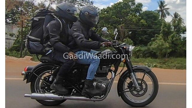 New Royal Enfield Classic spied testing with a pillion