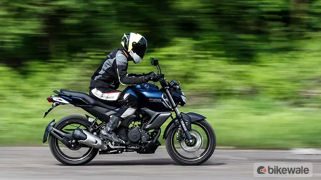 Yamaha FZ S V3 Action