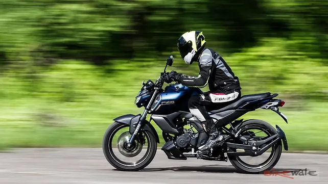 Yamaha FZ S V3 Action