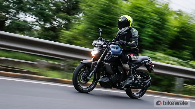 Yamaha FZ S V3 Action