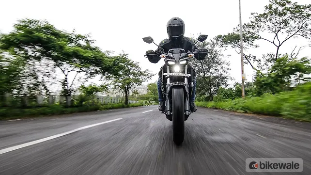 Yamaha MT 15 Action