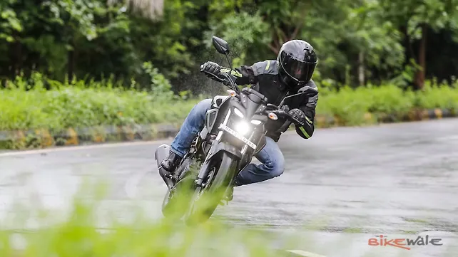 Yamaha MT 15 Action
