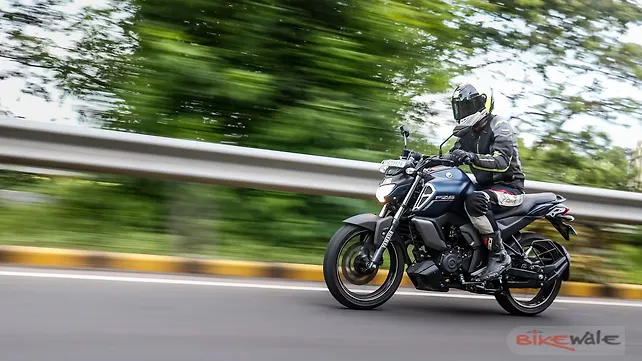 Yamaha FZ S V3 Action
