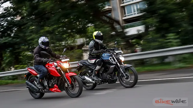 Yamaha-FZ-S-V3-TVS-Apache-RTR-160-4V-Action