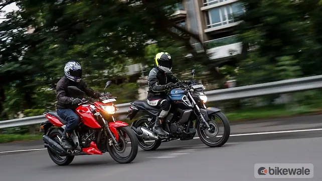 Yamaha-FZ-S-V3-TVS-Apache-RTR-160-4V-Action