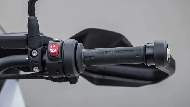 Platine Arrière Droite Pour BMW R 1250 GS Adventure (2019-2024) - Pièce D'occasion, Référence 110881849
