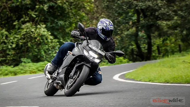 Suzuki Gixxer SF 250 Action