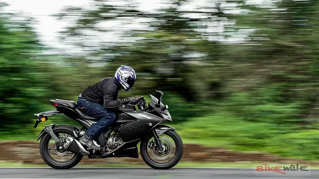 Suzuki Gixxer SF 250 Action