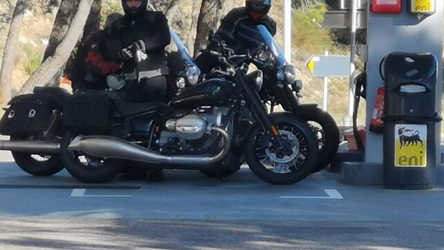 BMW R18 cruising motorcycle spied in all its glory