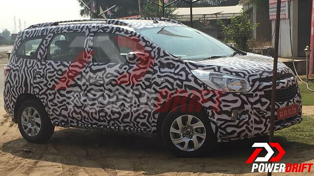 Chevrolet Spin MPV spied testing on the Jaipur-Delhi highway