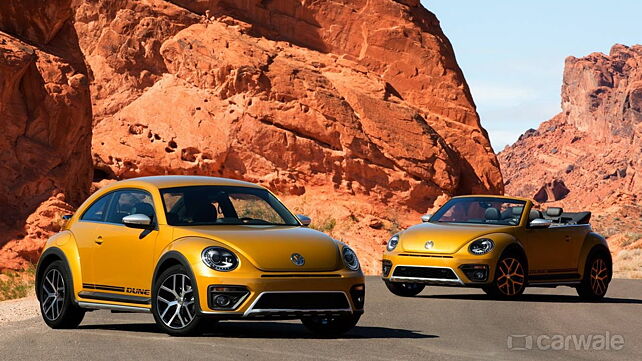Volkswagen Beetle Dune and Denim Cabrio revealed