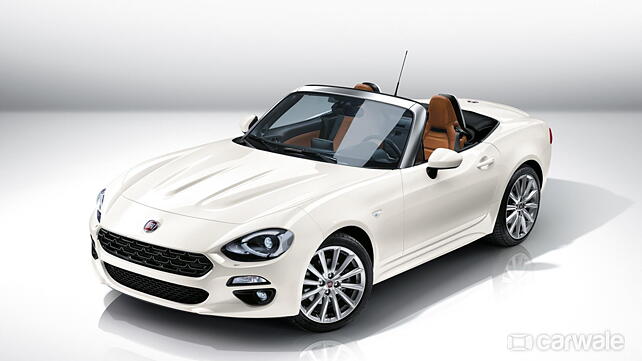 2015 LA Auto Show: Fiat 124 Spider unveiled