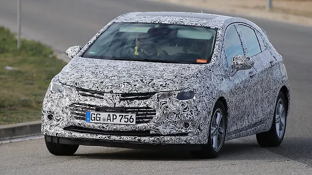 2016 Chevrolet Cruze hatchback spotted on test 2016 Chevrolet Cruze hatchback spotted on test