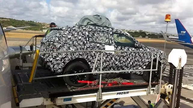Camouflaged Jeep C SUV spotted in Brazil Camouflaged Jeep C SUV spotted in Brazil
