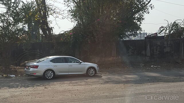 2016 Skoda Superb spotted sans camouflage