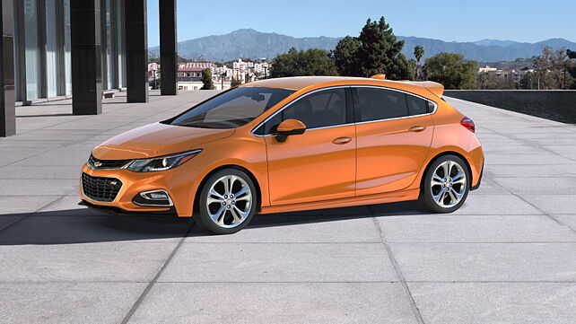Chevrolet introduces the Cruze hatchback for the US market