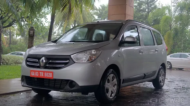 Renault under scanner for flouting emissions; shares dip Renault under scanner for flouting emissions; shares dip