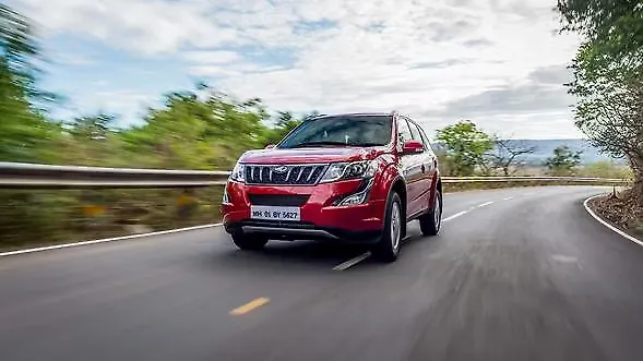 Mahindra XUV500's W4 variant now gets a six-inch monochrome audio system Mahindra XUV500's W4 variant now gets a six-inch monochrome audio system