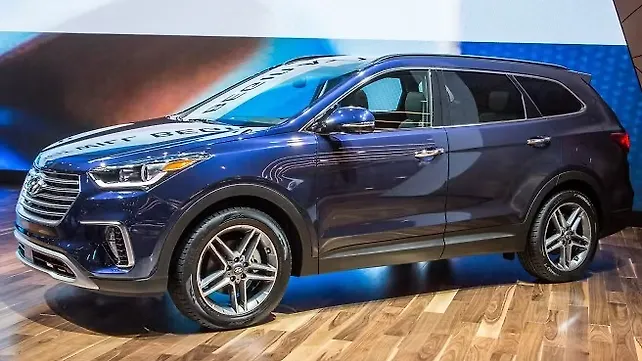 2017 Hyundai Santa Fe premieres at the Chicago Auto Show 2017 Hyundai Santa Fe premieres at the Chicago Auto Show