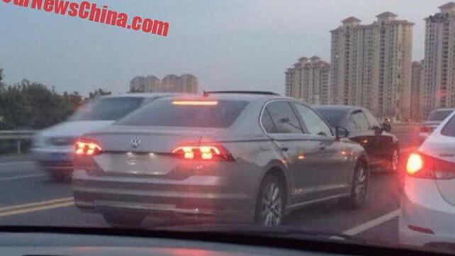 Volkswagen Phideon spotted on Chinese roads