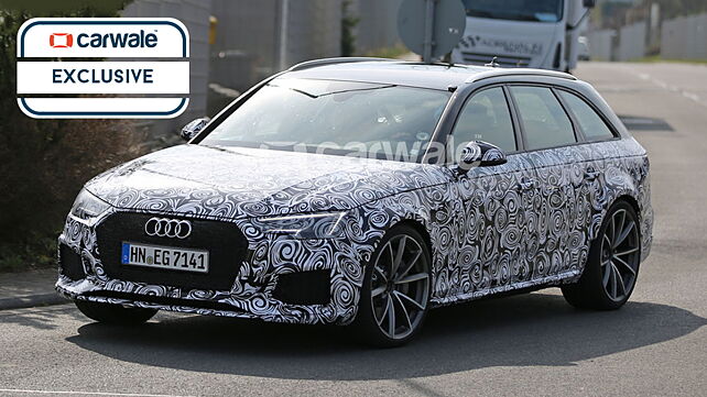 Audi RS4 Avant spotted on test