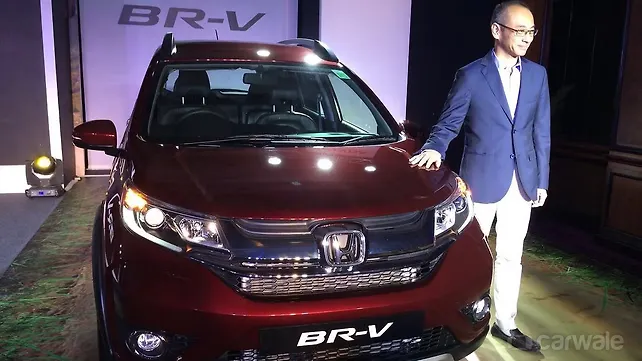 Honda BR-V launched in Mumbai at Rs 8.75 lakh Honda BR-V launched in Mumbai at Rs 8.75 lakh