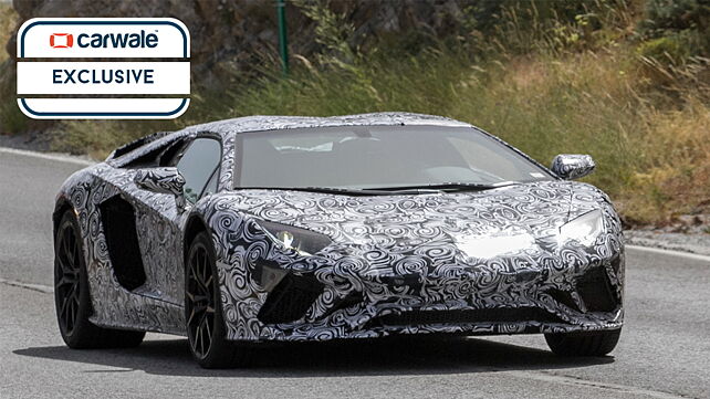 Facelifted Lamborghini Aventador caught testing