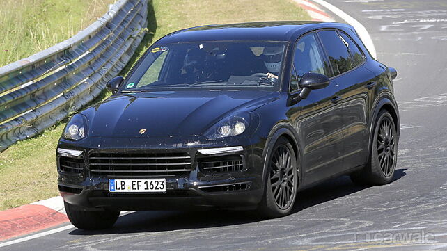 2018 Porsche Cayenne inches closer to production