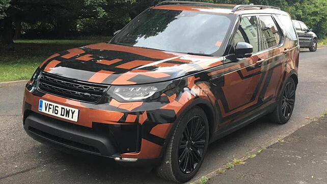 2017 Land Rover Discovery spied again
