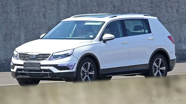 Thinly disguised Volkswagen Tiguan LWB spied Thinly disguised Volkswagen Tiguan LWB spied