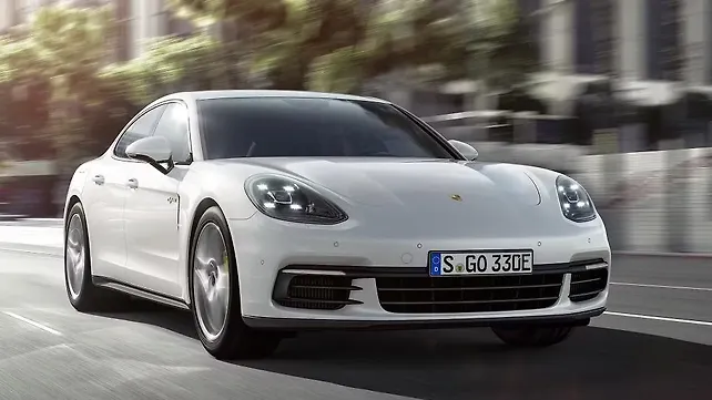 Second generation Porsche Panamera hybrid to bow in at Paris Second generation Porsche Panamera hybrid to bow in at Paris