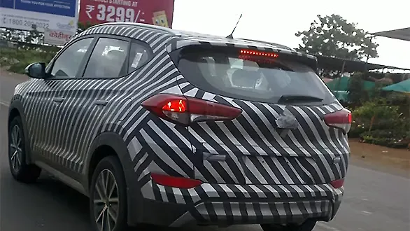 Hyundai Tucson caught testing in Pune Hyundai Tucson caught testing in Pune