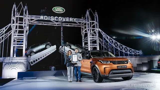 2016 Paris Motor Show: India-bound 2017 Land Rover Discovery goes official 2016 Paris Motor Show: India-bound 2017 Land Rover Discovery goes official