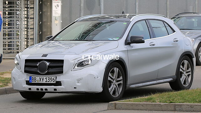 Mercedes-Benz GLA facelift spied on test in Germany