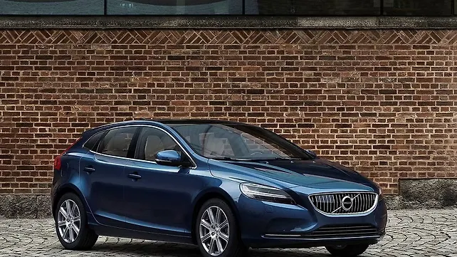 Volvo to bring V40 and V40 Cross Country facelift to India in December Volvo to bring V40 and V40 Cross Country facelift to India in December