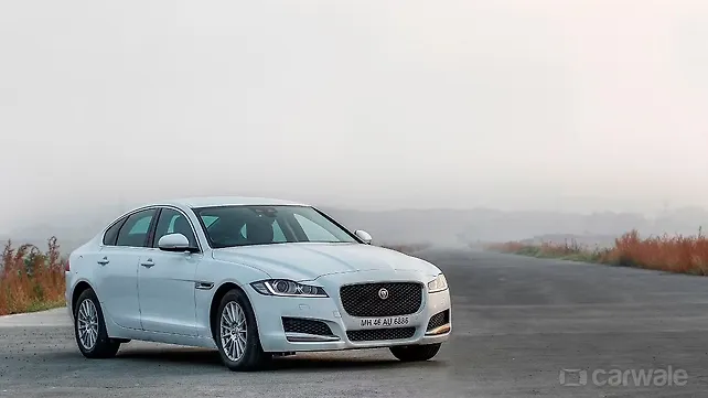 Jaguar XF Right Front Three Quarter