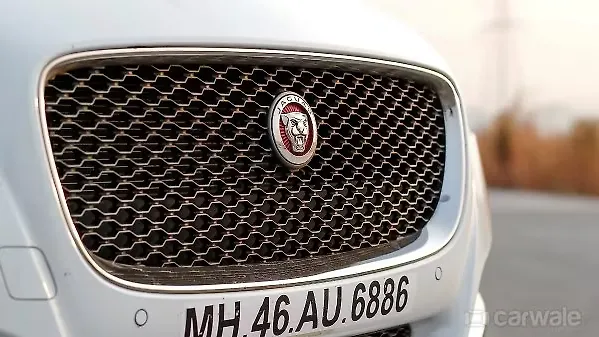 Jaguar Land Rover looking to make electric cars in the UK Jaguar Land Rover looking to make electric cars in the UK