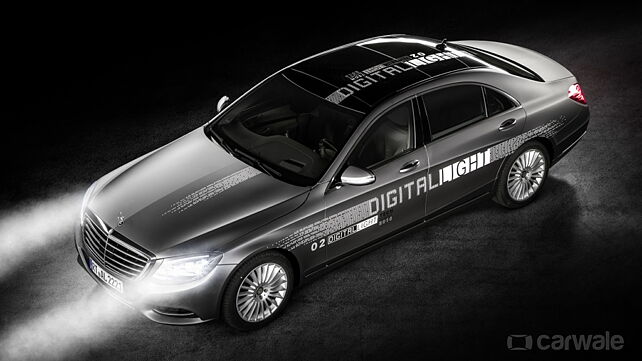 Mercedes-Benz reveals Digital Light headlamp technology