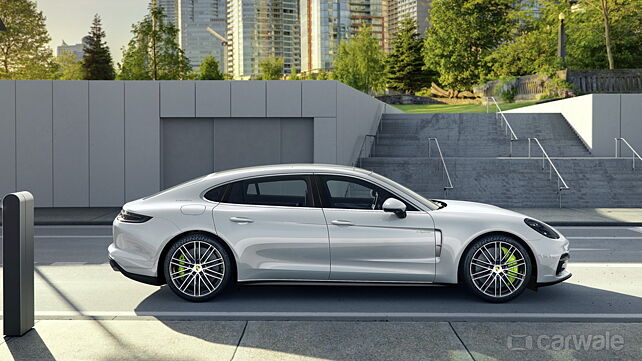 Options on the Porsche Panamera Turbo Executive highlighted