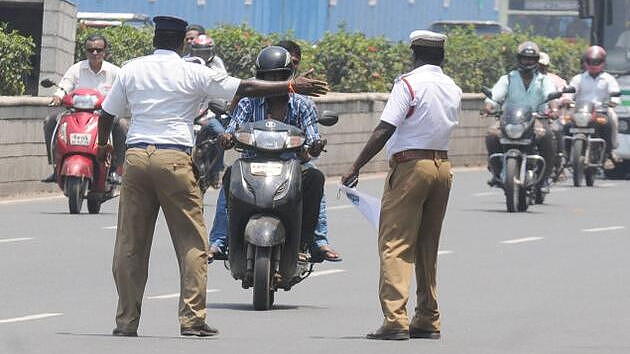 Mumbai Traffic police can no longer randomly check PUC or Insurance papers
