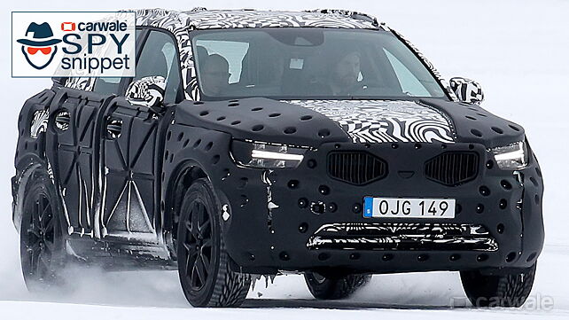 Volvo testing the XC40 in the snow