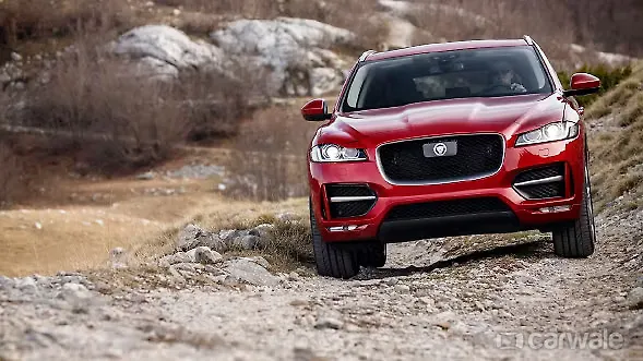 Jaguar F-Pace wins world car of the year and best design Jaguar F-Pace wins world car of the year and best design