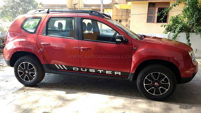 Renault Duster petrol automatic spotted ahead of debut