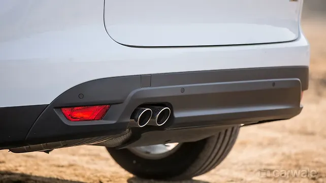 Jaguar F-Pace [2016-2021] Rear View